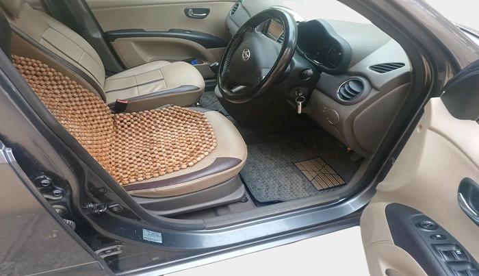 2013 Hyundai i10 MAGNA 1.2, Petrol, Manual, 61,659 km, interior