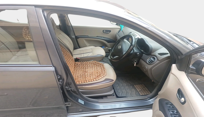 2013 Hyundai i10 MAGNA 1.2, Petrol, Manual, 61,659 km, interior