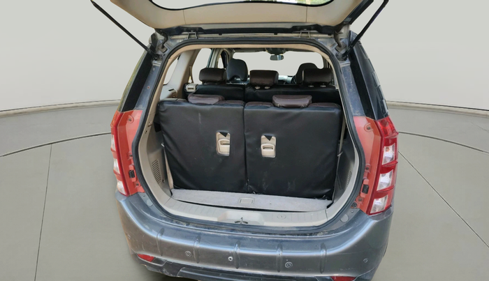 2016 Mahindra XUV500 W6, Diesel, Manual, 73,079 km, exterior