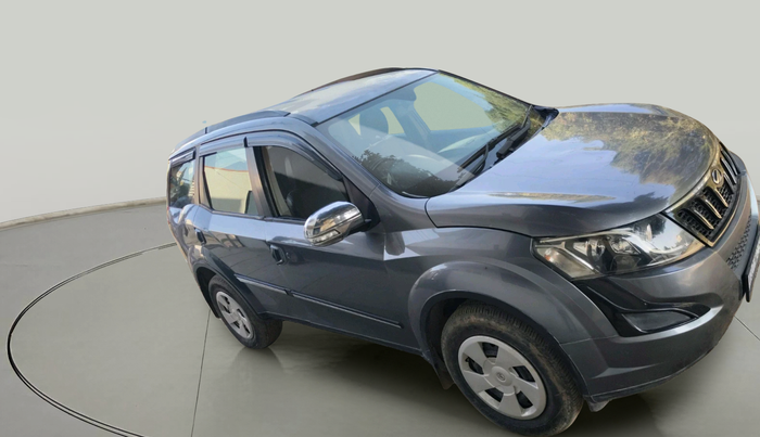 2016 Mahindra XUV500 W6, Diesel, Manual, 73,079 km, exterior