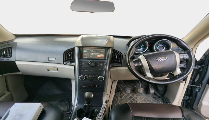 2016 Mahindra XUV500 W6, Diesel, Manual, 73,079 km, interior