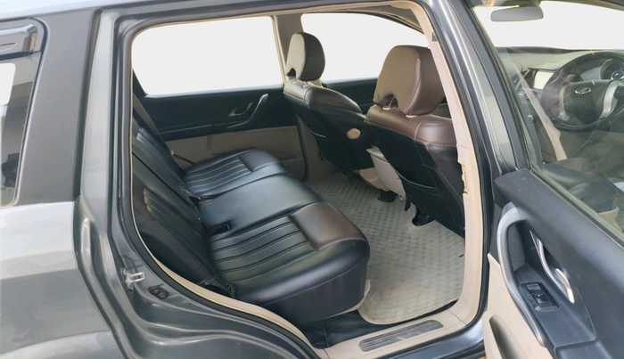 2016 Mahindra XUV500 W6, Diesel, Manual, 73,079 km, interior