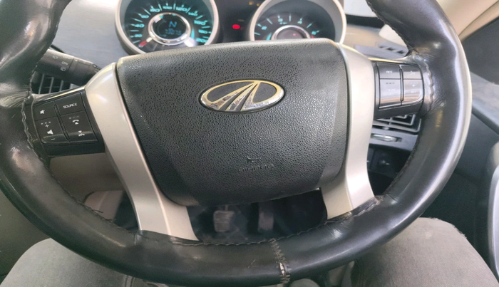 2016 Mahindra XUV500 W6, Diesel, Manual, 73,079 km, interior