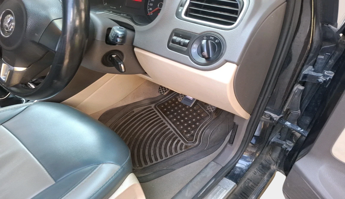 2011 Volkswagen Vento HIGHLINE DIESEL 1.6, Diesel, Manual, 81,609 km, interior