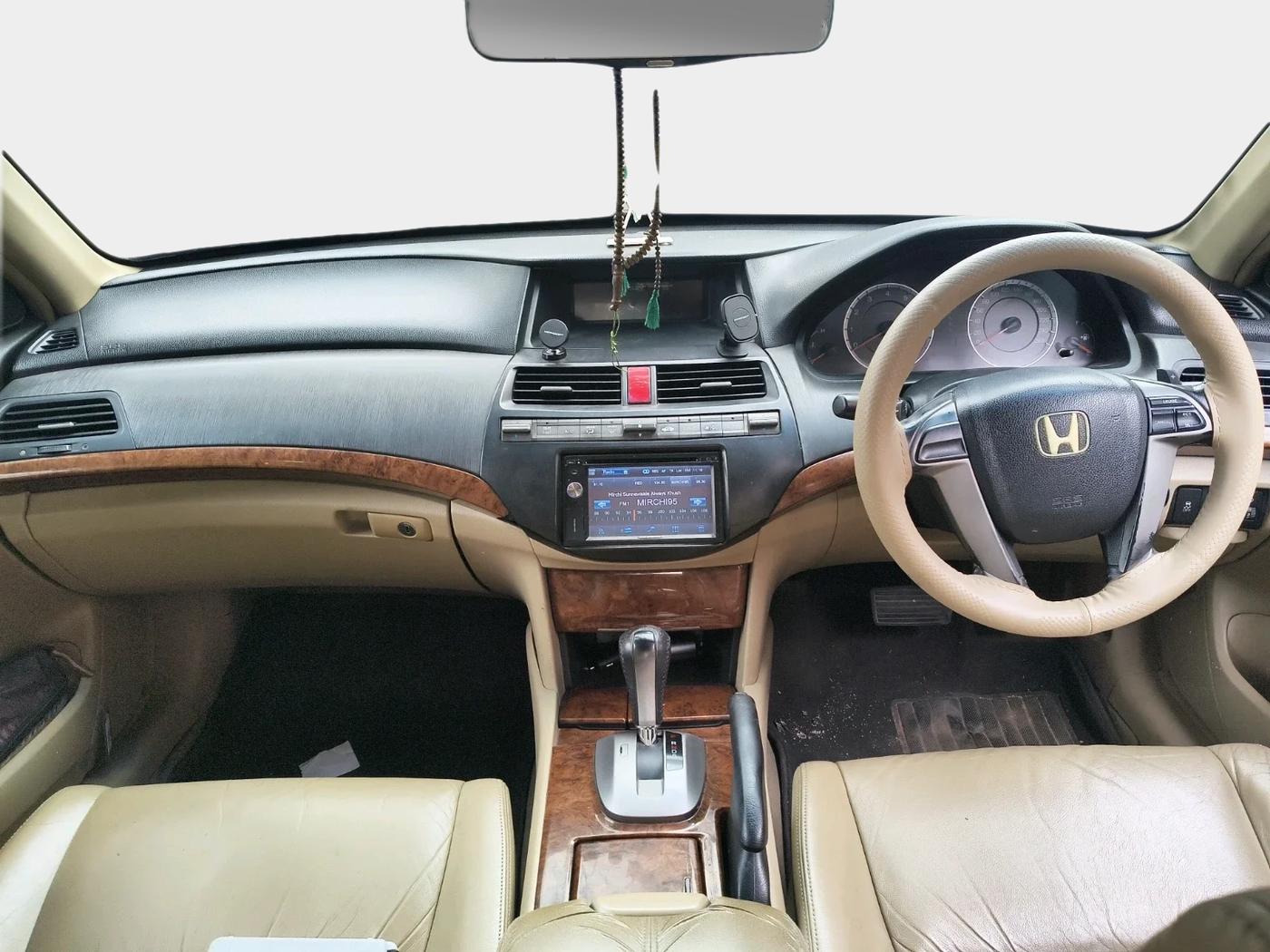 2012 Honda Accord 2.4L I-VTEC AT, Petrol, Automatic, 1,38,207 km, interior
