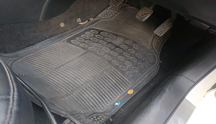 2013 Maruti Swift VDI, Diesel, Manual, 99,839 km, interior