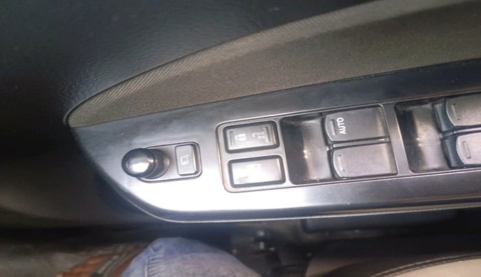 2016 Maruti Swift VXI, Petrol, Manual, 58,135 km, interior