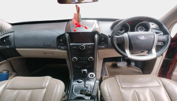 2016 Mahindra XUV500 W8 AT, Diesel, Automatic, 80,091 km, interior