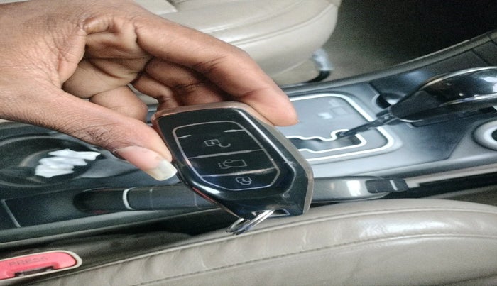 2016 Mahindra XUV500 W8 AT, Diesel, Automatic, 80,091 km, interior