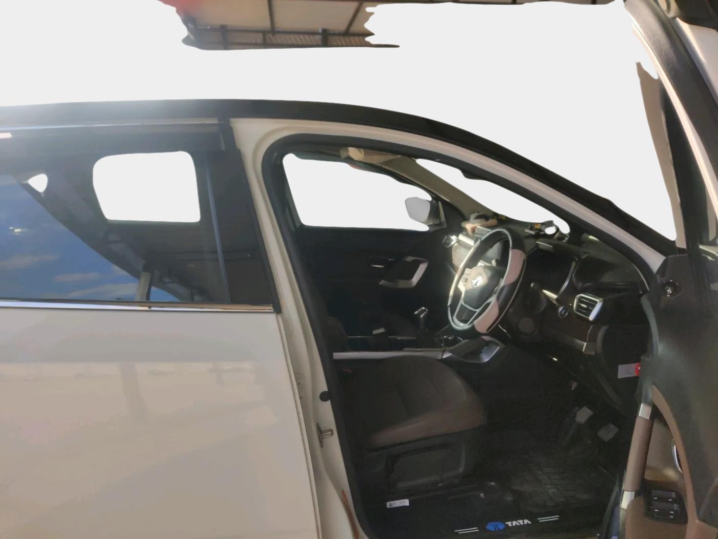 2023 Tata Harrier XZ 2.0L DUAL TONE, Diesel, Manual, 32,518 km, interior