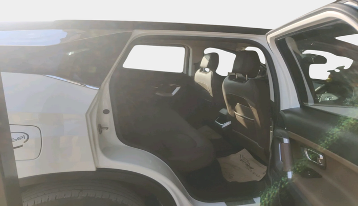 2023 Tata Harrier XZ 2.0L DUAL TONE, Diesel, Manual, 32,518 km, interior