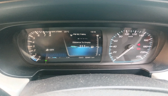 2022 Tata PUNCH CREATIVE  1.2 RTN DUAL TONE, Petrol, Manual, 32,441 km, interior