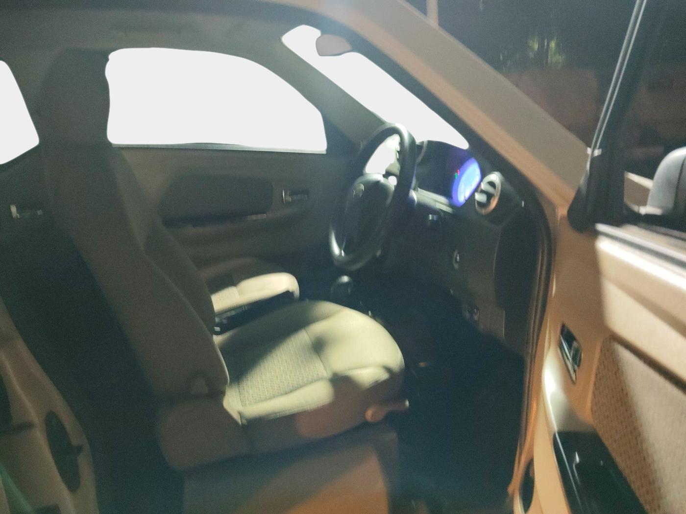 2018 Mahindra E20 Plus P4, Electric, Automatic, 49,332 km, interior
