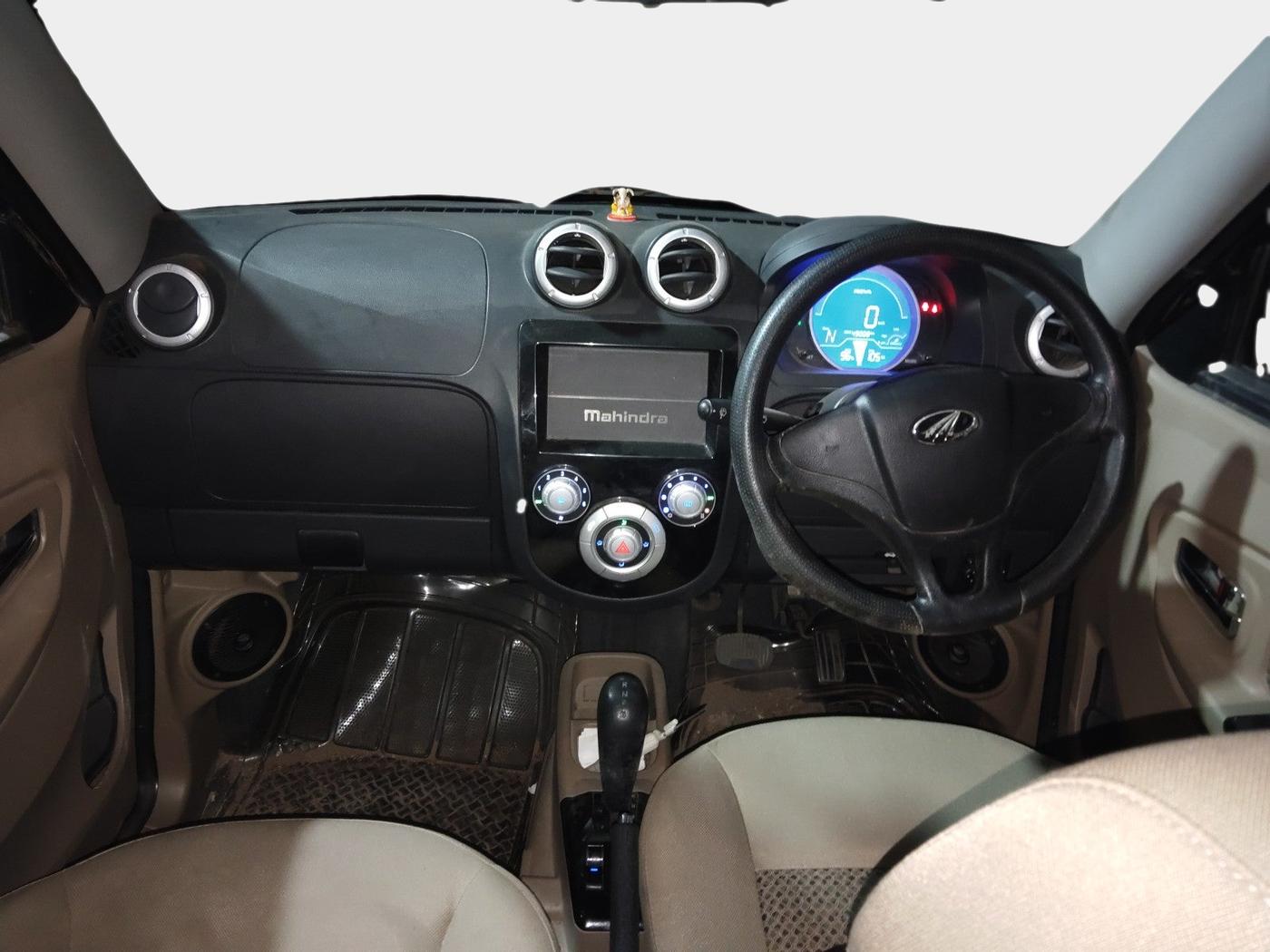 2018 Mahindra E20 Plus P4, Electric, Automatic, 49,332 km, interior