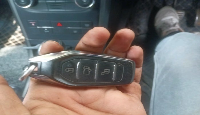 2017 Mahindra XUV500 W10 AT, Diesel, Automatic, 71,892 km, interior