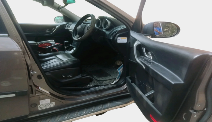 2017 Mahindra XUV500 W10 AT, Diesel, Automatic, 71,892 km, interior