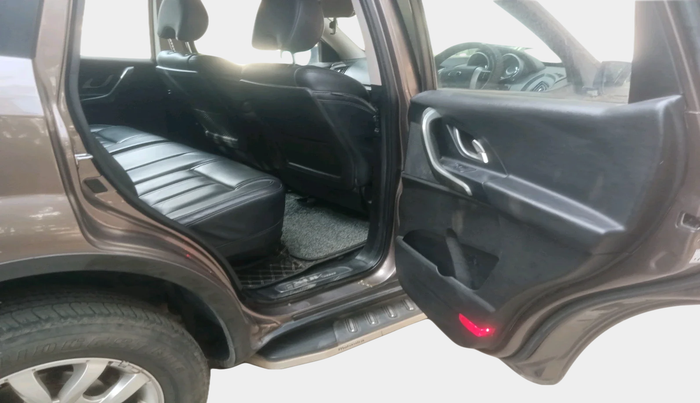 2017 Mahindra XUV500 W10 AT, Diesel, Automatic, 71,892 km, interior