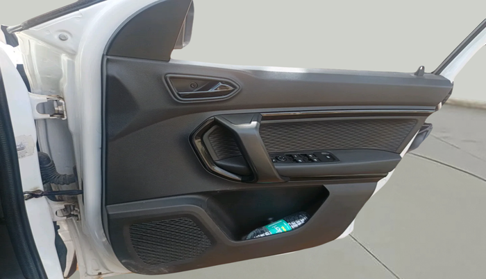 2023 Renault Kiger RXZ AMT, Petrol, Automatic, 8,697 km, interior