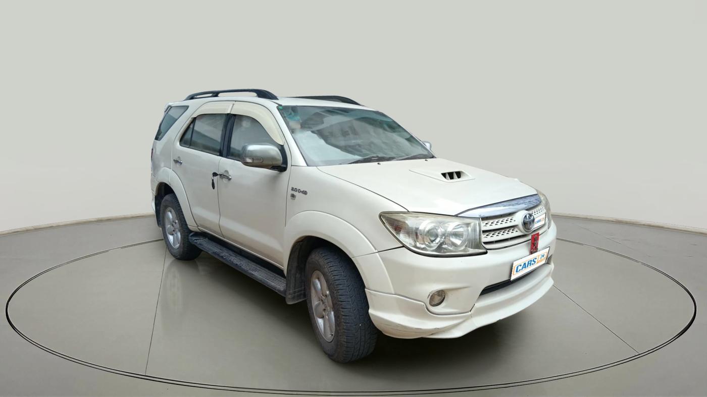 2010 Toyota Fortuner 3.0 4X4 MT, Diesel, Manual, 1,85,199 km, exterior
