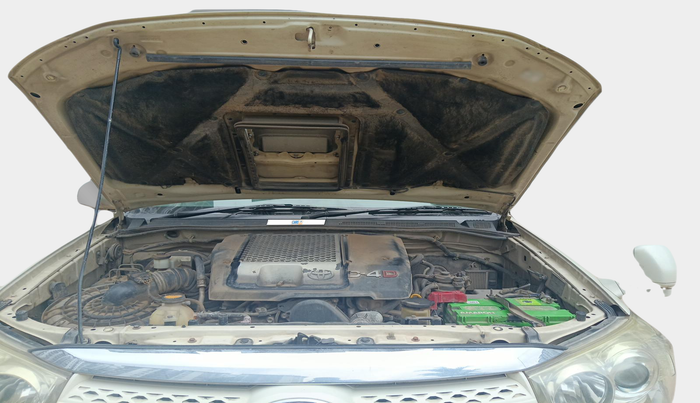 2010 Toyota Fortuner 3.0 4X4 MT, Diesel, Manual, 1,85,199 km, exterior