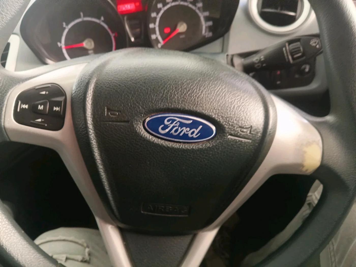 2011 Ford Fiesta TREND DIESEL, Diesel, Manual, 92,868 km, interior