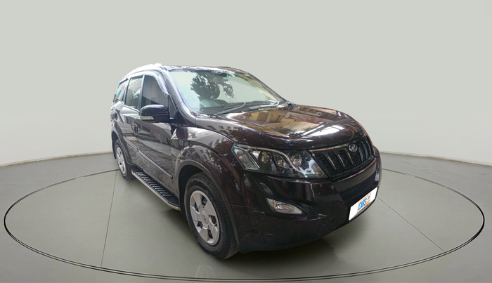 2017 Mahindra XUV500 W6, Diesel, Manual, 73,050 km, exterior