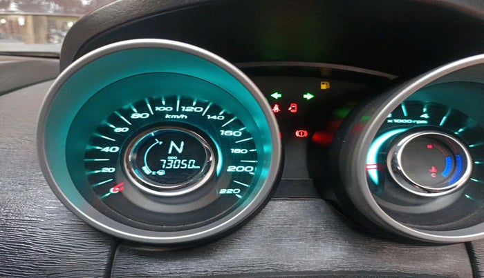 2017 Mahindra XUV500 W6, Diesel, Manual, 73,050 km, interior