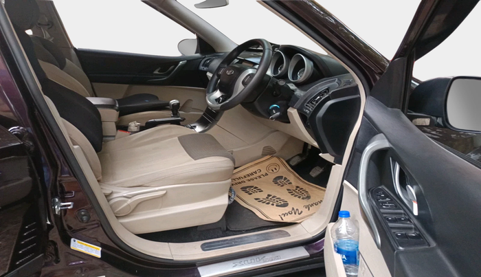 2017 Mahindra XUV500 W6, Diesel, Manual, 73,050 km, interior