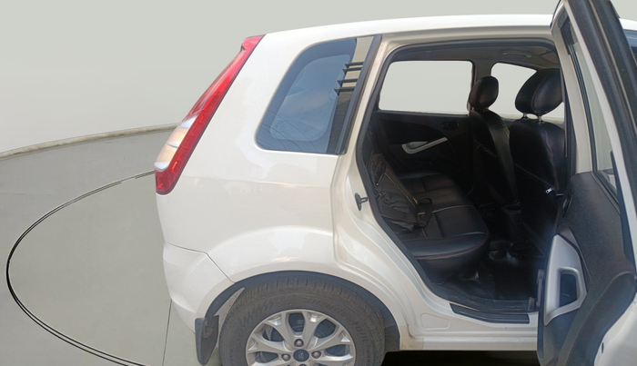 2013 Ford Figo TITANIUM 1.4 DIESEL, Diesel, Manual, 1,15,097 km, interior