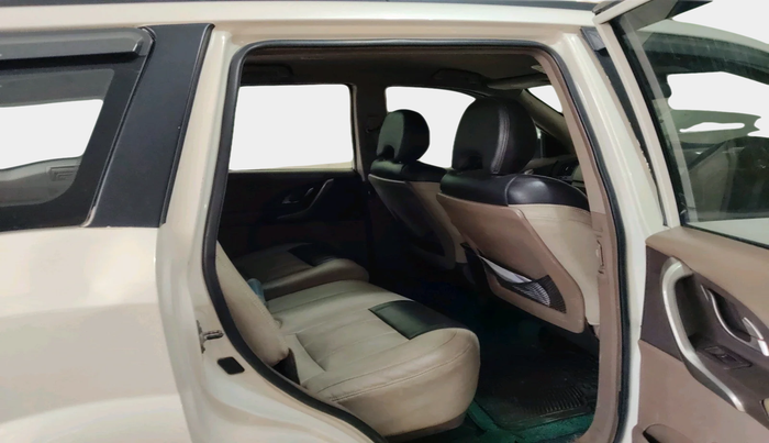 2012 Mahindra XUV500 W8, Diesel, Manual, 1,47,951 km, interior