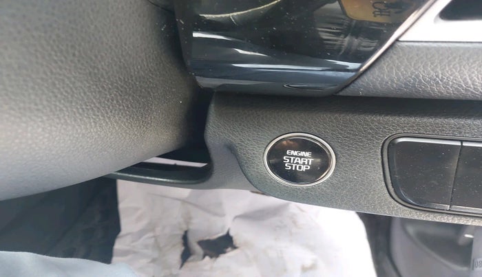 2021 KIA SELTOS HTK PLUS 1.5 IMT, Petrol, Manual, 42,560 km, interior