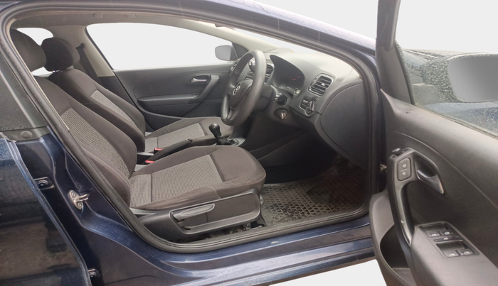2015 Volkswagen Polo COMFORTLINE 1.2L, Petrol, Manual, 55,680 km, interior