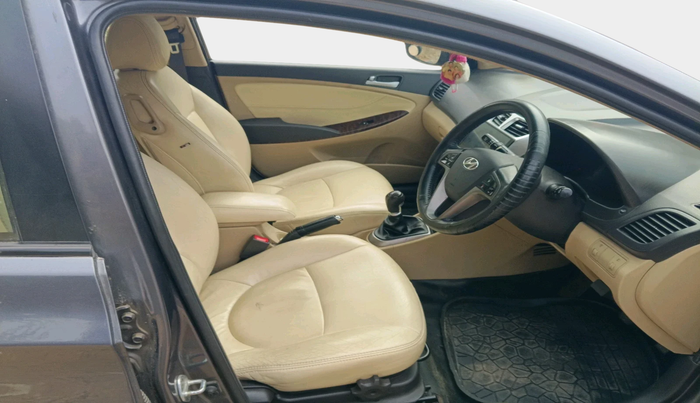 2015 Hyundai Verna FLUIDIC 4S 1.6 VTVT S(O), Petrol, Manual, 67,268 km, interior