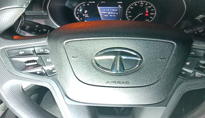 2020 Tata Harrier XZA PLUS 2.0L DARK EDITION, Diesel, Automatic, 75,979 km, interior