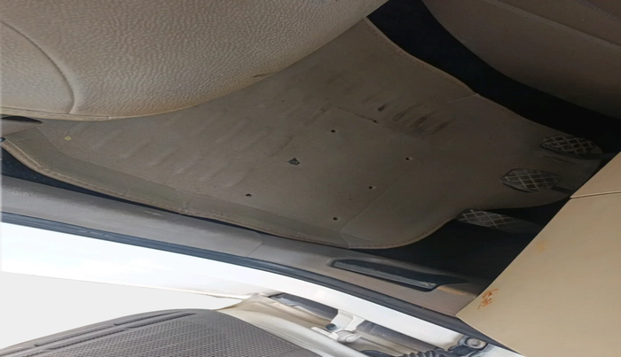 2014 Skoda Rapid ELEGANCE 1.6 TDI CR MT, Diesel, Manual, 1,09,973 km, interior