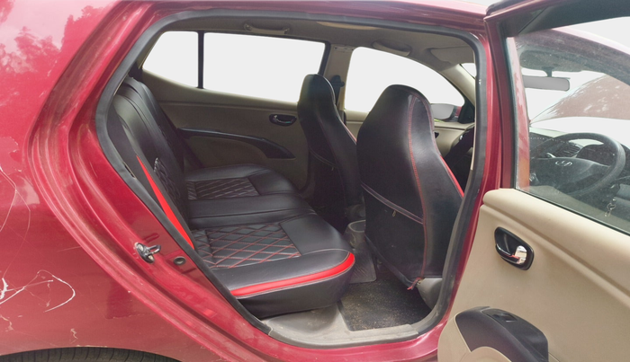 2015 Hyundai i10 SPORTZ 1.1, Petrol, Manual, 51,852 km, interior