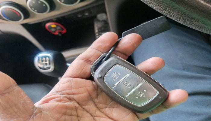 2013 Hyundai Grand i10 SPORTZ 1.2 KAPPA VTVT, Petrol, Manual, 84,702 km, interior