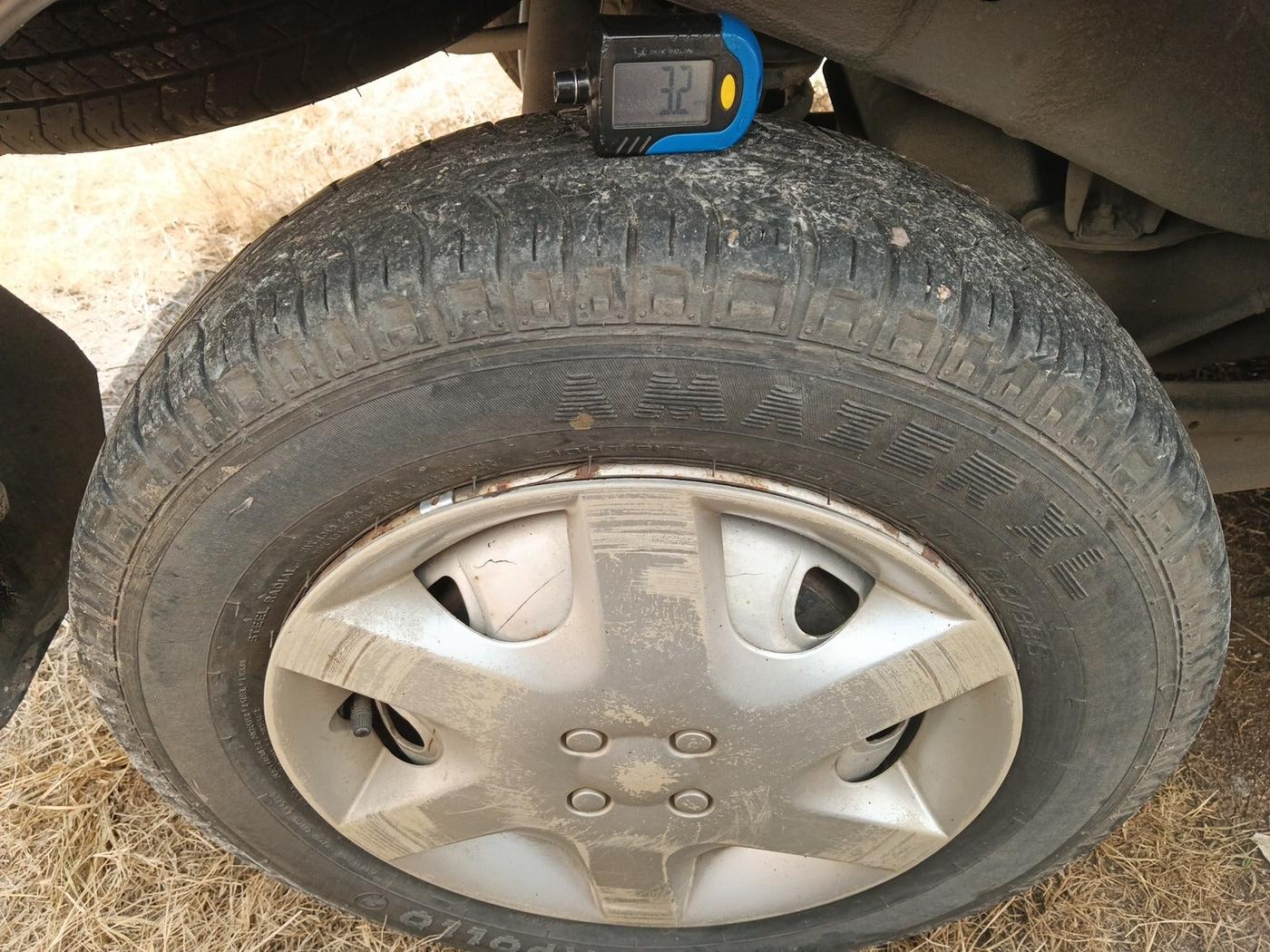 2013 Maruti Eeco 5 STR WITH A/C+HTR, Petrol, Manual, 66,363 km, tyre