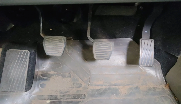 2016 Mahindra Kuv100 K8 6 STR, Petrol, Manual, 28,502 km, interior