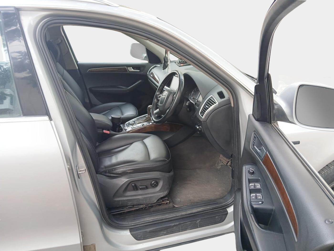 2011 Audi Q5 2.0 TDI QUATTRO, Diesel, Automatic, 87,237 km, interior