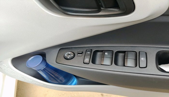 2022 Hyundai GRAND I10 NIOS MAGNA 1.2 KAPPA VTVT, Petrol, Manual, 34,213 km, interior