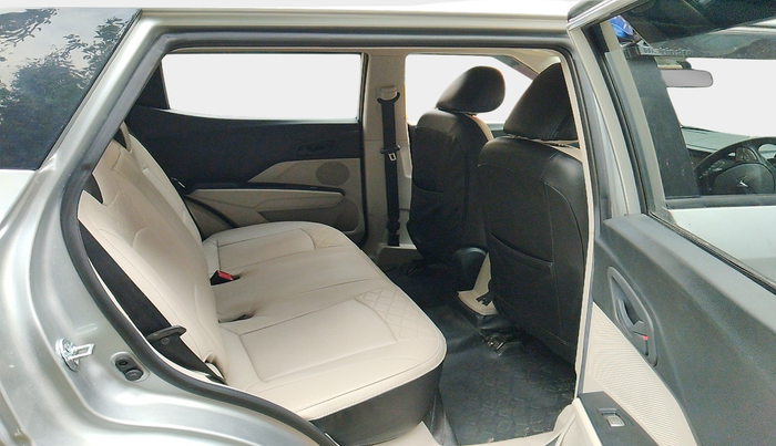 2023 Mahindra XUV300 W6 1.5 Diesel, Diesel, Manual, 9,866 km, interior