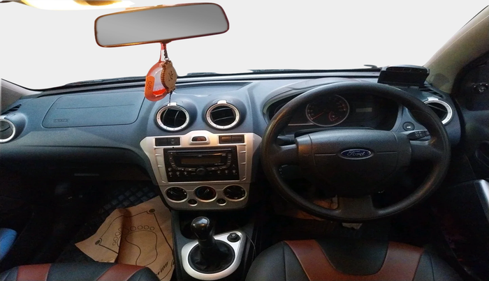 2013 Ford Figo TITANIUM 1.4 DIESEL, Diesel, Manual, 1,18,104 km, interior