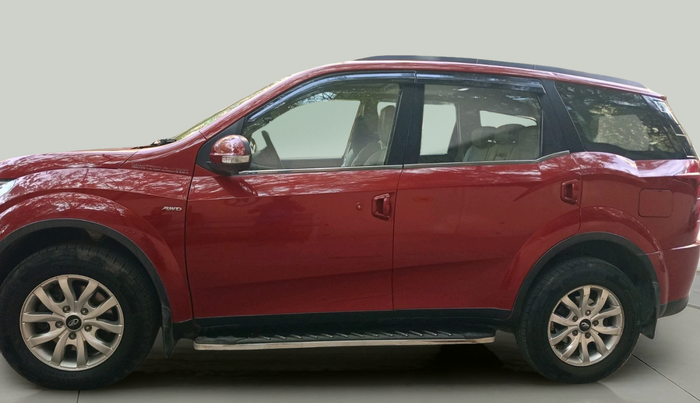 2016 Mahindra XUV500 W10 AWD AT, Diesel, Automatic, 97,578 km, exterior