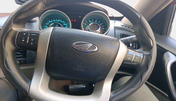 2016 Mahindra XUV500 W10 AWD AT, Diesel, Automatic, 97,578 km, interior