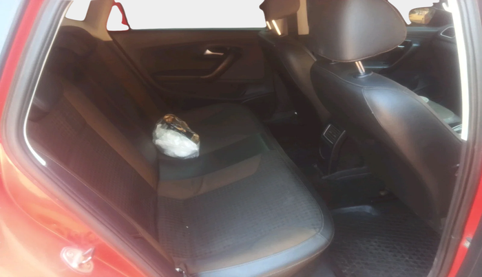 2018 Volkswagen Polo HIGHLINE1.5L, Diesel, Manual, 1,00,119 km, interior