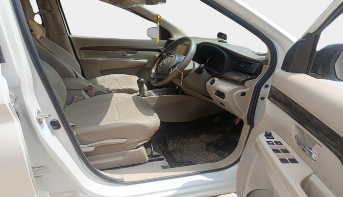 2020 Maruti Ertiga ZXI+ SHVS, Petrol, Manual, 28,034 km, interior