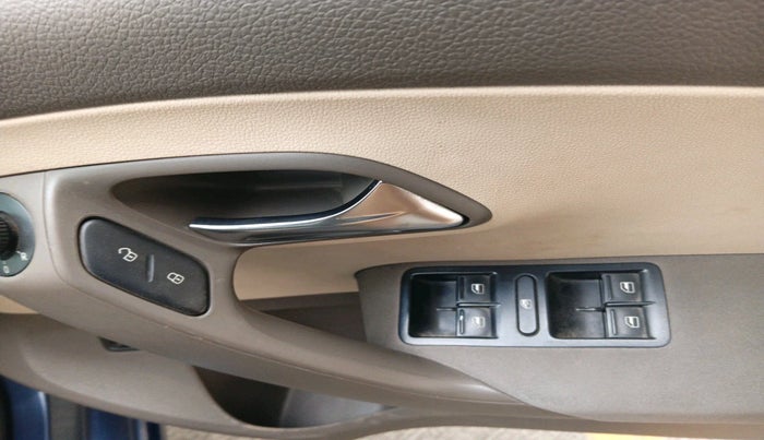 2011 Volkswagen Vento HIGHLINE DIESEL 1.6, Diesel, Manual, 99,073 km, interior