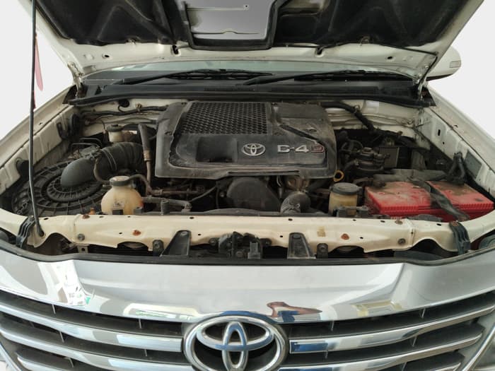 2013 Toyota Fortuner 3.0 4X2 AT, Diesel, Automatic, 2,66,858 km, exterior