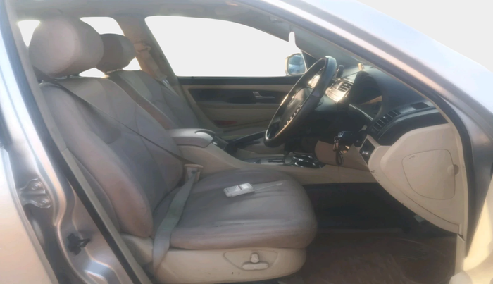 2013 Ssangyong Rexton RX7, Diesel, Automatic, 1,21,724 km, interior